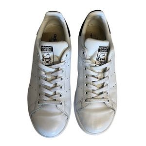 Adidas Stan Smith Sneakers. Fit like size 8 or 8.5